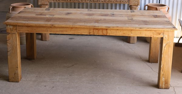 Lot 444 - DINING TABLE
