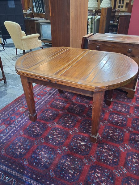 Lot 197 - DINING TABLE