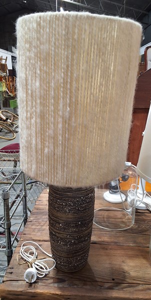 Lot 17 - TABLE LAMP