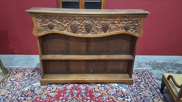 Lot 195 - BOOKSHELF
