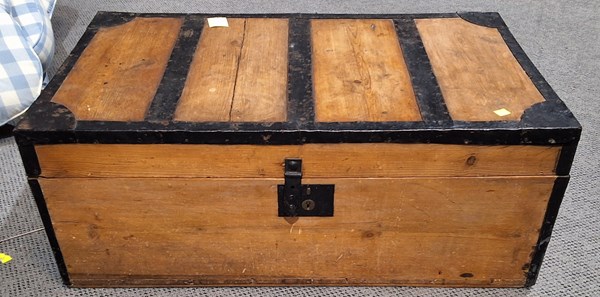 Lot 331 - TRUNK