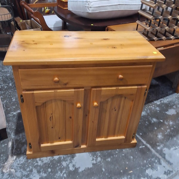 Lot 177 - SIDE CABINET