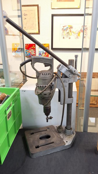 Lot 285 - DRILL AND PRESS