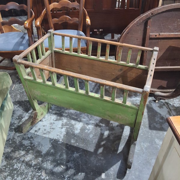 Lot 214 - DOLLS CRADLE