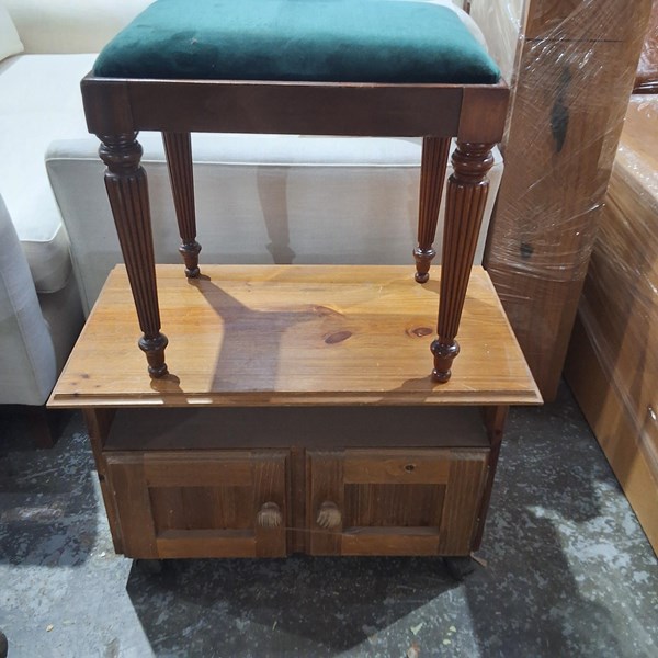 Lot 174 - FURNITURE LOT