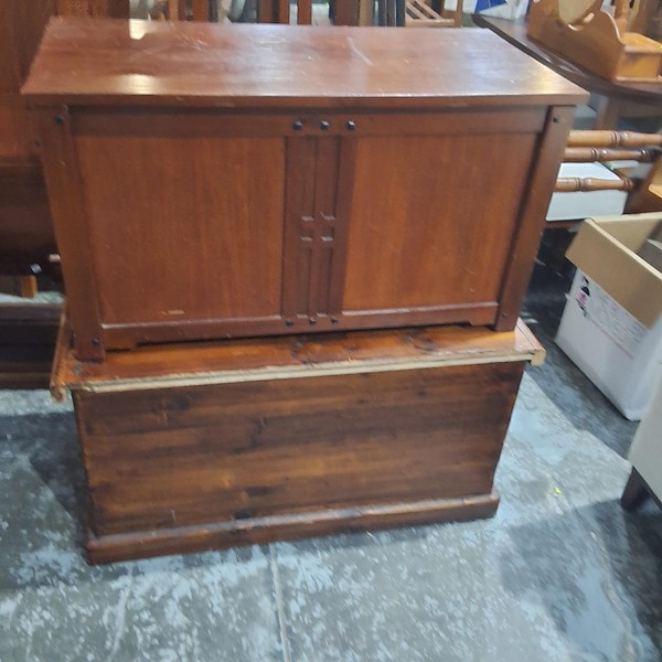 Lot 369 - TRUNKS