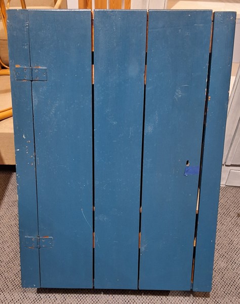 Lot 271 - WALL CABINET