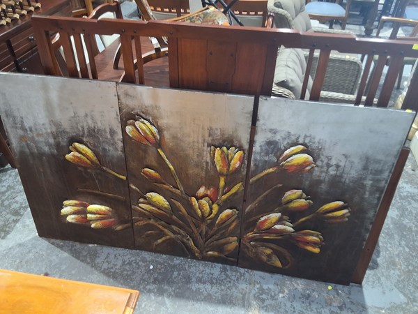 Lot 150 - WALL DECOR