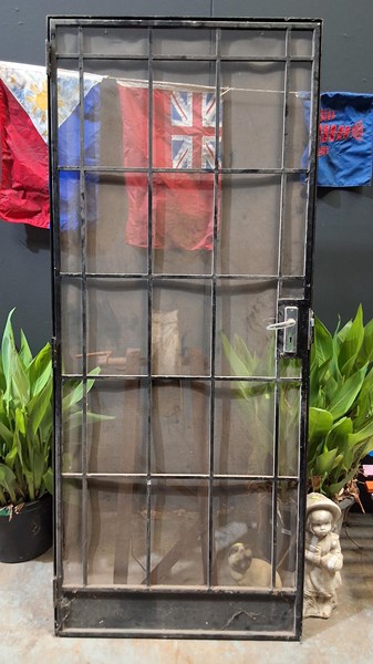 Lot 472 - SCREEN DOOR
