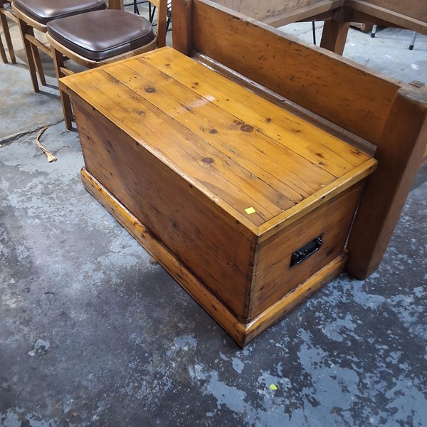 Lot 455 - TRUNK