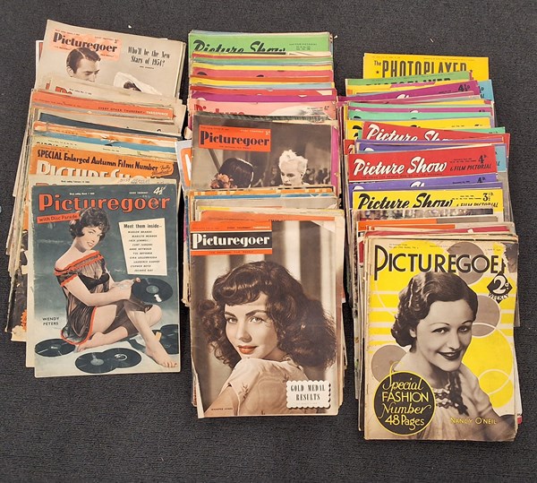 Lot 1491 - MOVIE MAGAZINES