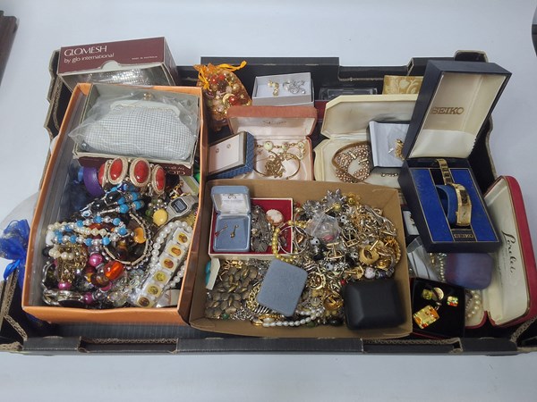 Lot 1309 - COSTUME JEWELLERY