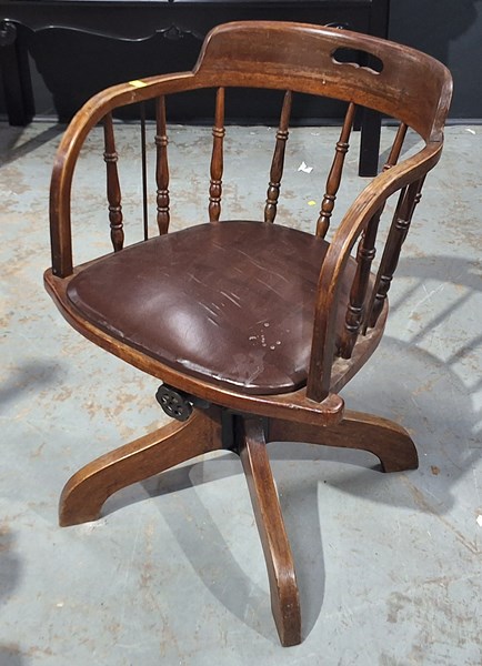 Lot 431 - CAPTAINS CHAIR