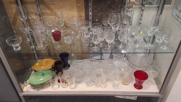 Lot 1437 - CRYSTAL AND GLASS