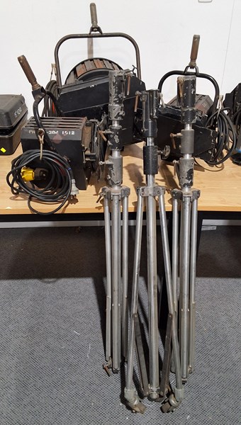 Lot 527 - PROFESSIONAL LIGHTING LOT