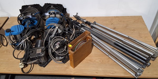 Lot 528 - PROFESSIONAL LIGHTING LOT