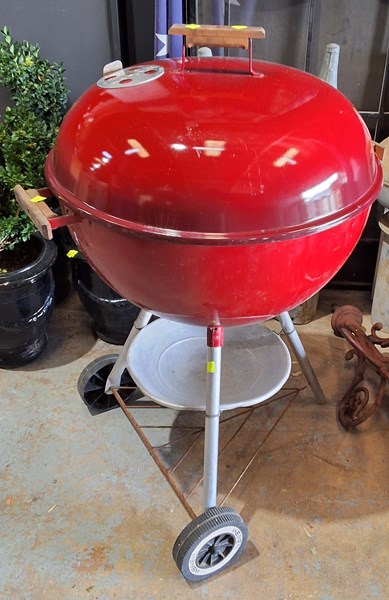 Lot 471 - WEBER BBQ
