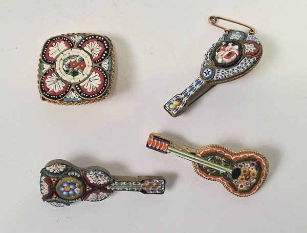 Lot 1107 - MOSAIC BROOCHES