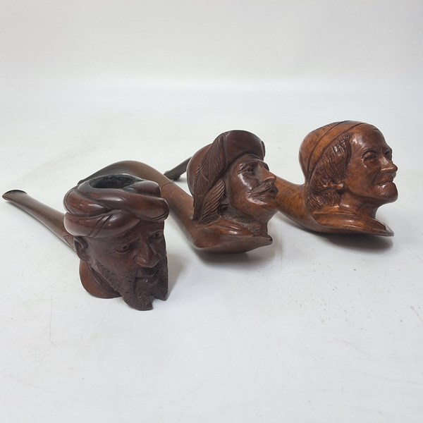 Lot 1073 - TOBACCO PIPES
