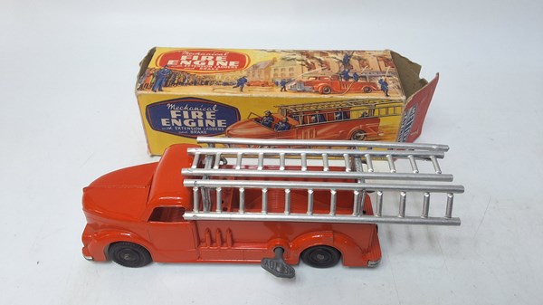 Lot 1271 - MECHANICAL FIRE ENGINE