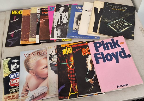 Lot 1484 - MUSIC LIBRARY