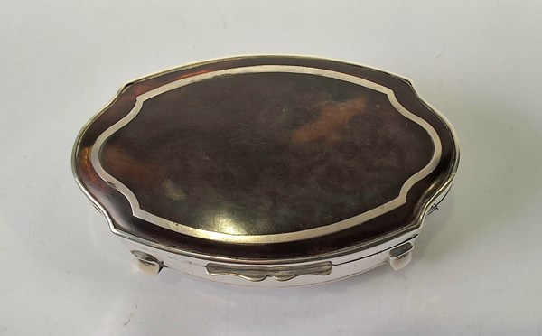 Lot 1076 - TRINKET BOX