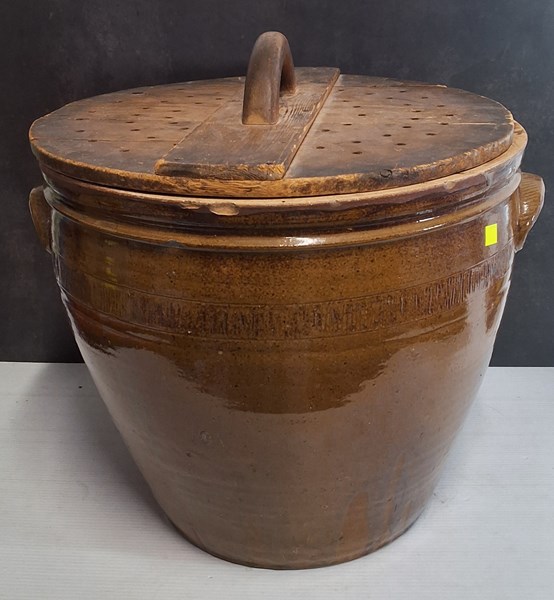 Lot 1500 - BREAD CROCK