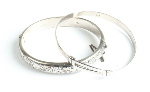 Lot 1097 - SILVER BANGLES