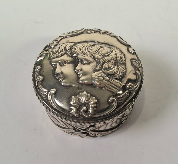 Lot 1105 - SILVER BOX