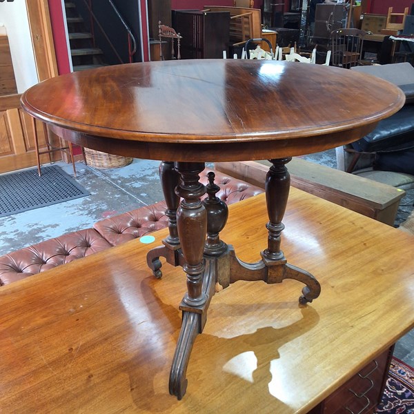 Lot 81 - OCCASIONAL TABLE