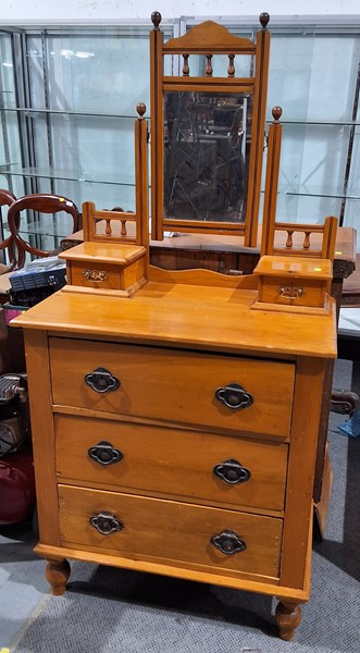 Lot 329 - DRESSER TABLE