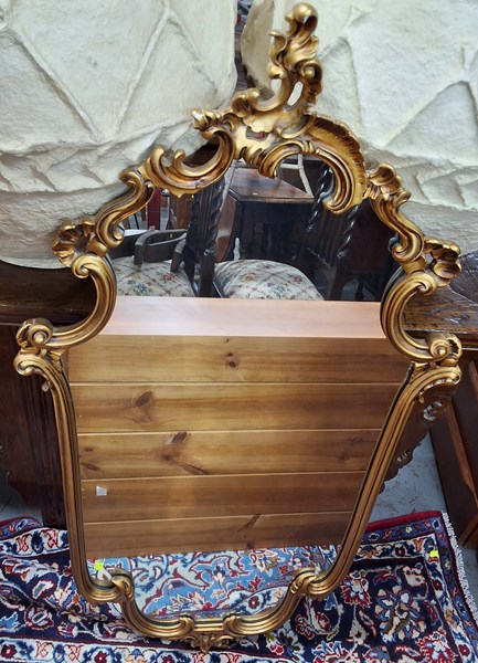 Lot 57 - WALL MIRROR