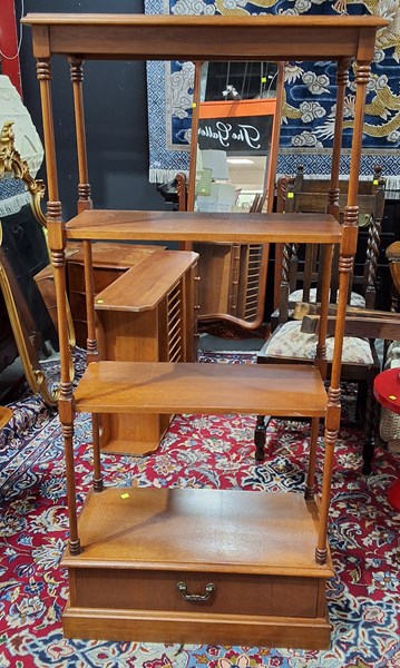 Lot 417 - BOOKSHELF