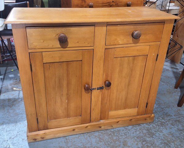 Lot 438 - KITCHEN CABINET