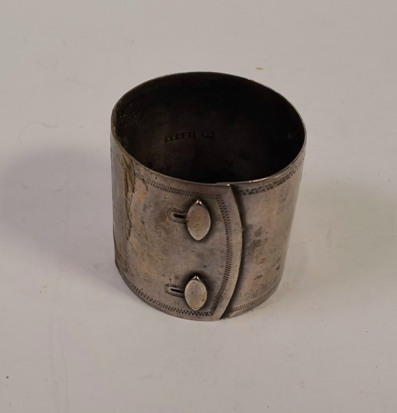 Lot 1098 - SILVER NAPKIN RING