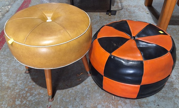 Lot 27 - RETRO STOOLS
