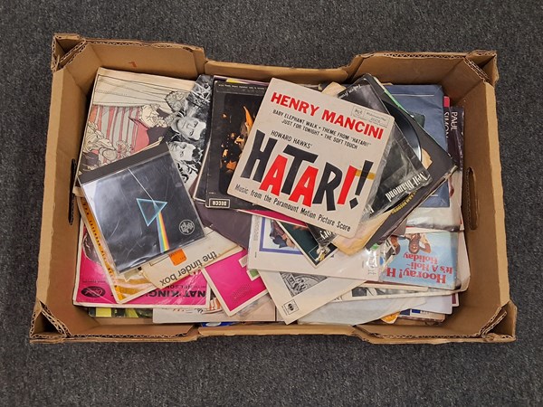 Lot 1302 - ASSORTED VINYLS