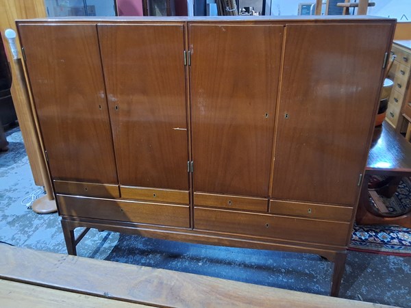 Lot 25 - HIGHBOARD