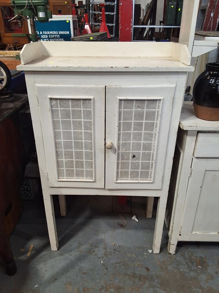 Lot 235 - MEATSAFE