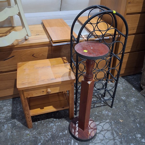 Lot 367 - FURNITURE LOT
