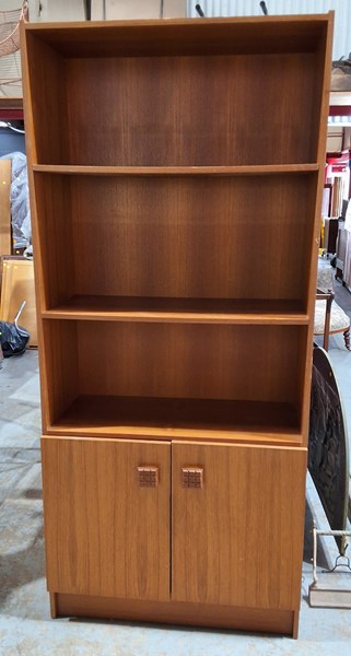Lot 384 - WALL UNIT