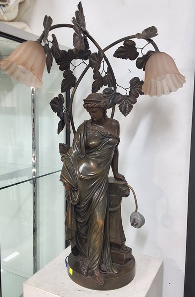 Lot 1505 - LAMP