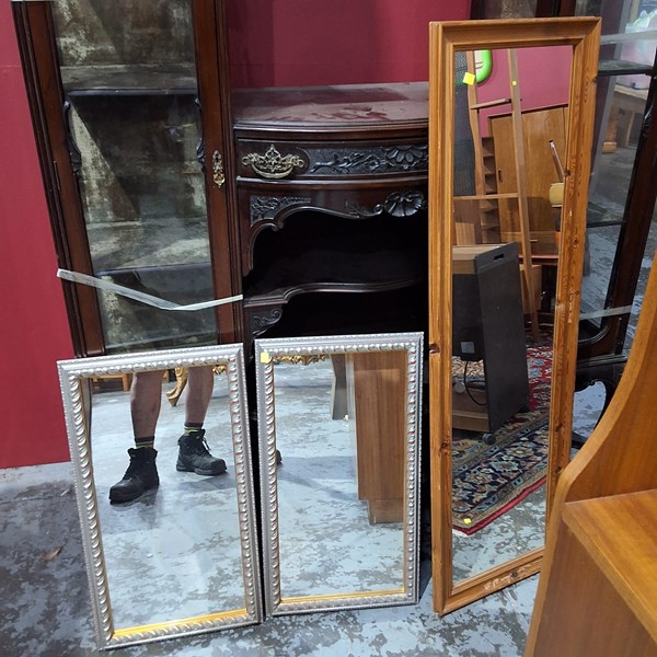 Lot 66 - WALL MIRRORS