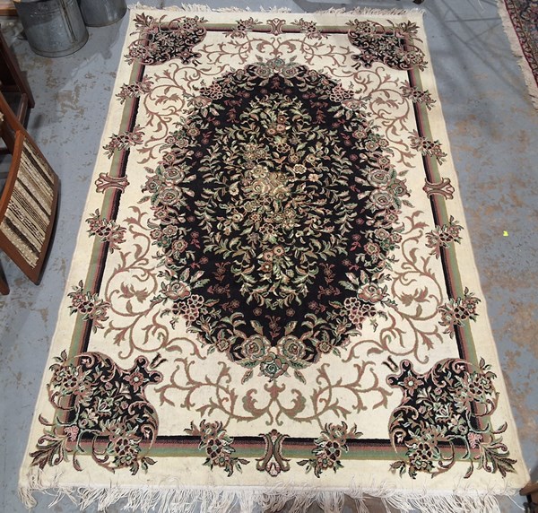 Lot 311 - FLOOR RUG