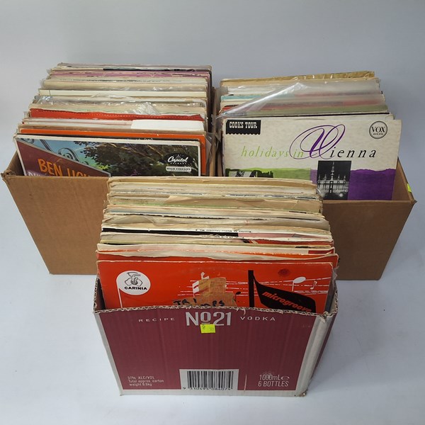 Lot 1522 - VINYL RECORDS