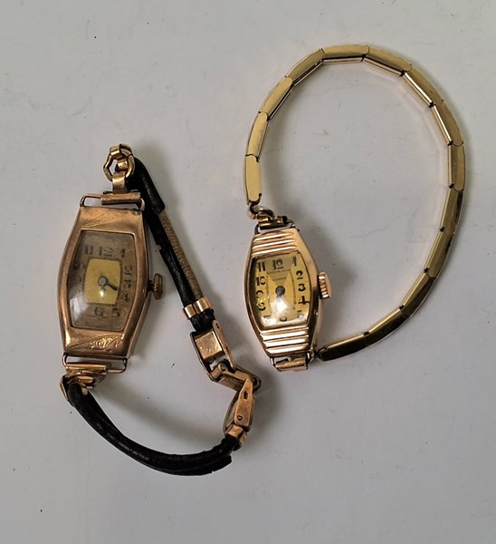 Lot 1059 - GOLD WATCH