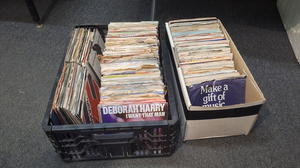 Lot 1518 - VINY RECORDS