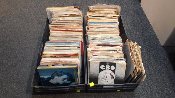 Lot 1311 - VINY RECORDS