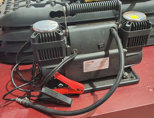 Lot 531 - AIR COMPRESSOR