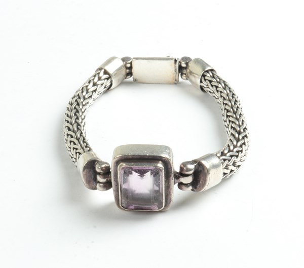 Lot 1081 - SILVER BRACELET